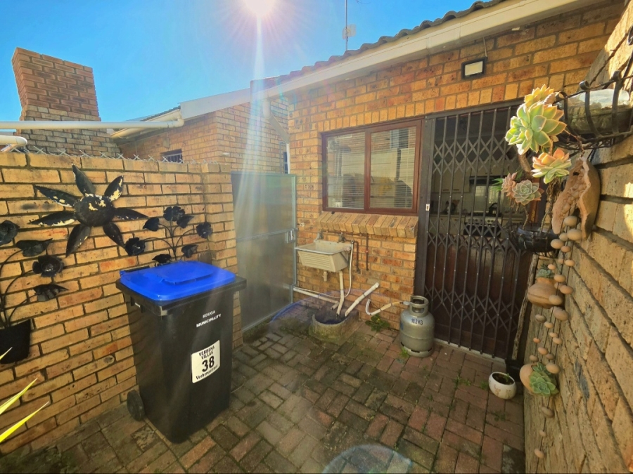 2 Bedroom Property for Sale in Jeffreys Bay Central Eastern Cape